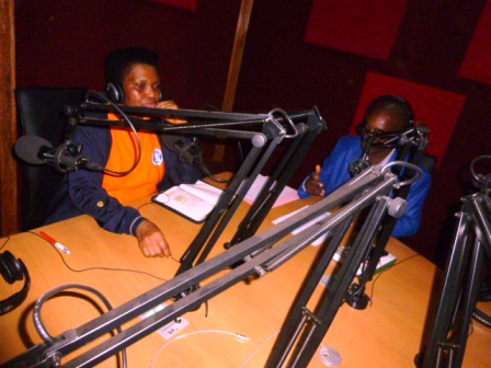 La Première Dame du Burundi dans une émission à la Radio TV Buntu-Ijwi ry’Impfuvyi n’Abapfakazi.