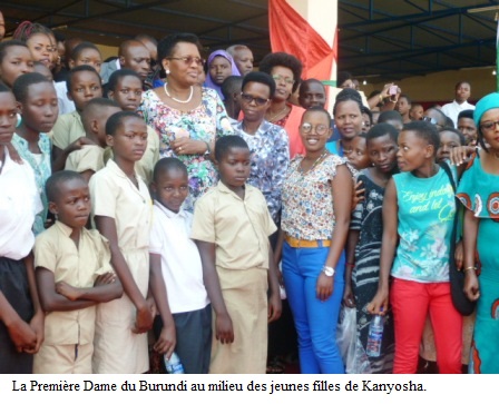 La Première Dame du Burundi dans la mobilisation des jeunes filles de Kanyosha contre le VIH/SIDA.
